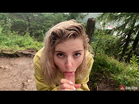 ❤️ 公開フェラチオの後、ザーメンを飲み込む少女 - エヴァ・エルフィ アナルビデオ ❌️❤